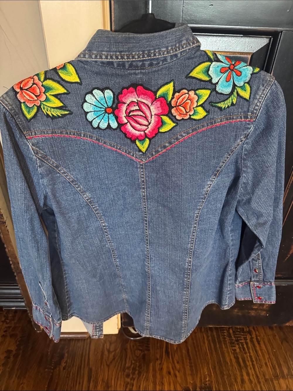 Women's Embroidered Denim Button-Down Shirt - Blue - Picture 3 of 7